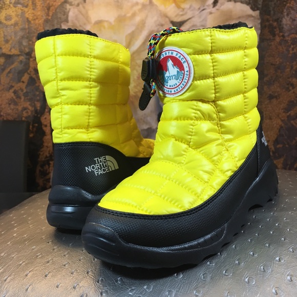 NEW The North Face Women's Boots - Picture 8 of 8